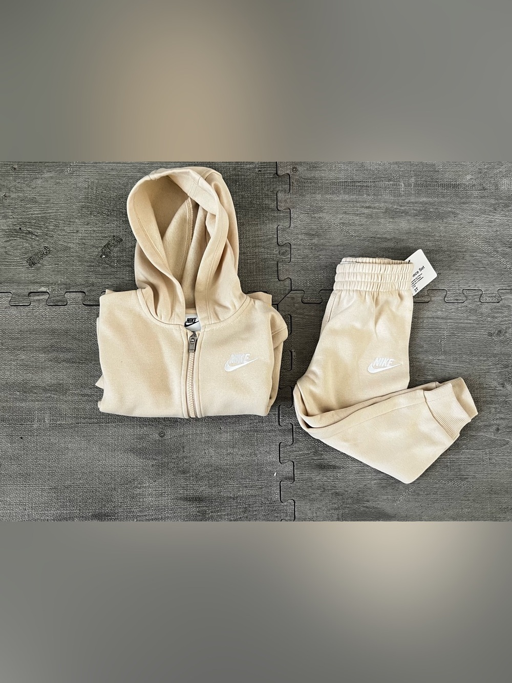 Nike Boys 2-Piece Outfit Set Fleece Zip Hoodie & Pants Beige 3T Long Sleeve
